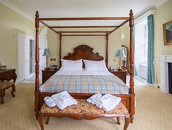 Islay House Hotel Bridgend  Buitenkant foto